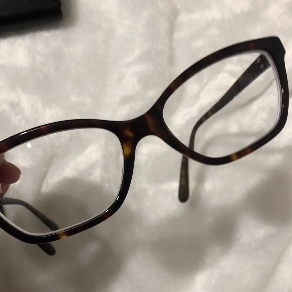 Women’s Burberry Eyeglasses with case and wiping cloth - Picture 5 of 7